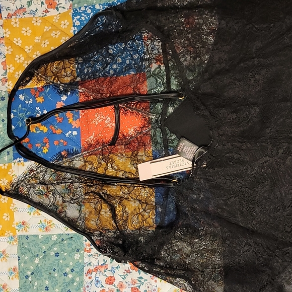 NWT VS lingerie - Picture 3 of 5